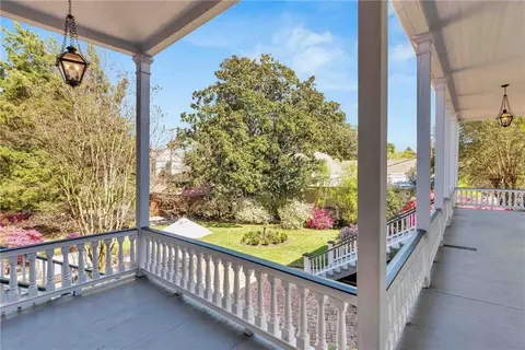 Exterior - 305 S Broadway St, Natchez, MS 39120 photo 16 of 19