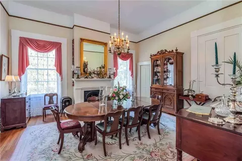 Dining - 305 S Broadway St, Natchez, MS 39120 photo 2 of 6