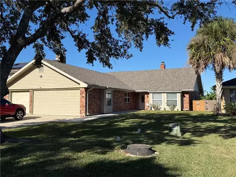 154 Moonraker Dr, Slidell, LA 70458