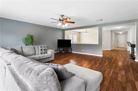 Living - 1097 Clairise Ct, Slidell, LA 70461 photo 3 of 4