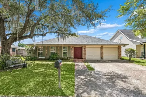 14 Melrose Dr, Destrehan, LA 70047