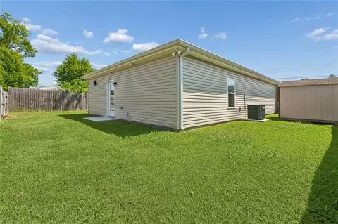 Exterior - 918 Paul Fredrick St, Luling, LA 70070 photo 3 of 4