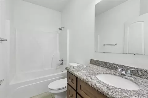 Bath - 918 Paul Fredrick St, Luling, LA 70070 photo 2 of 2