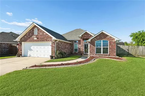 62 Ridgewood Dr, Laplace, LA 70068