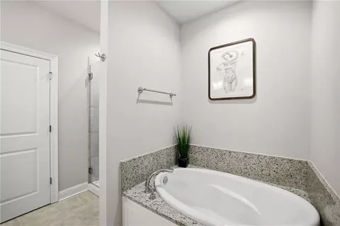 Bath - 21497 Bluefin Dr, Springfield, LA 70462 photo 1 of 3