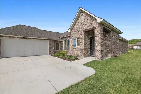 Exterior - 21497 Bluefin Dr, Springfield, LA 70462 photo 2 of 4