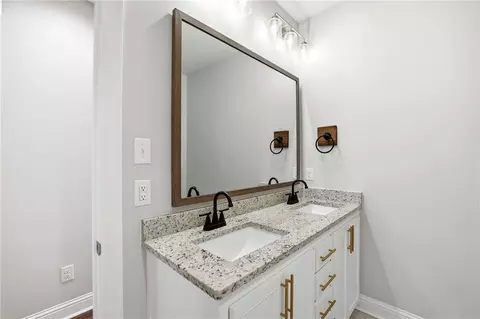 Bath - 21497 Bluefin Dr, Springfield, LA 70462 photo 3 of 3