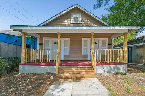8331 Nelson St, New Orleans, LA 70118