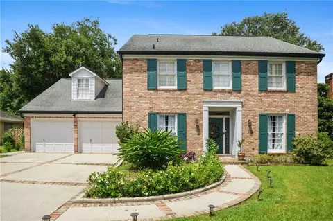 15 Colony Rd, Gretna, LA 70056