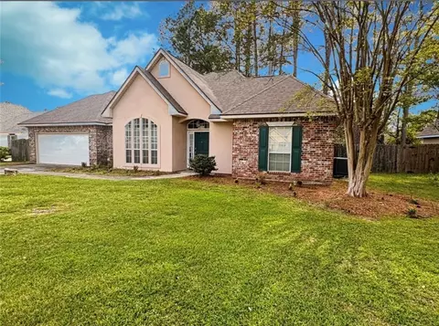 215 Bamboo Dr, Covington, LA 70433