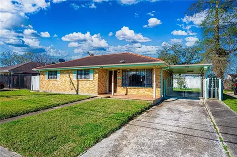 4642 Cardenas Dr, New Orleans, LA 70127