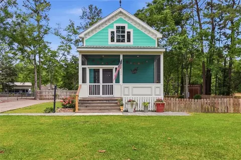 29284 Rouville Rd, Lacombe, LA 70445