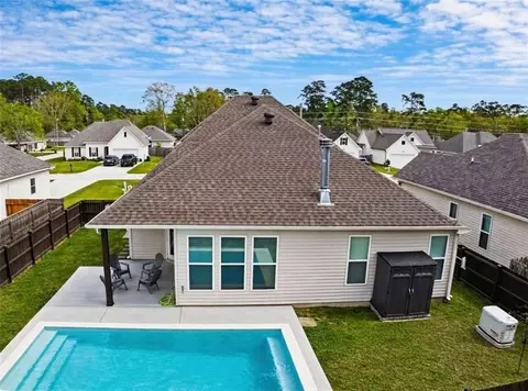 2316 Cours Carson St, Mandeville, LA 70448