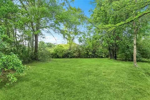 Exterior - 19085 Township Rd, Covington, LA 70435 photo 2 of 6