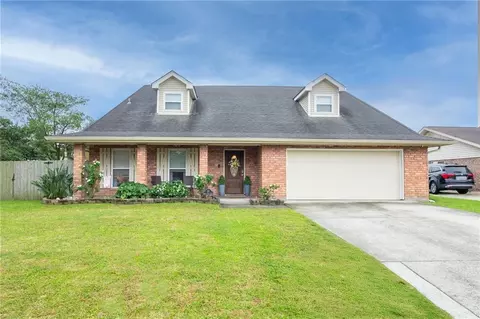 111 Seven Oaks Ct, Destrehan, LA 70047