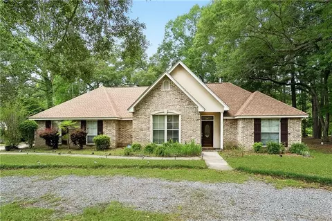103 Oakview Dr, Madisonville, LA 70447