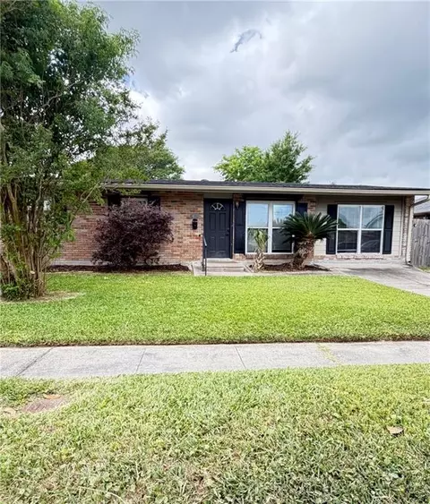2804 N Turnbull Dr, Metairie, LA 70002