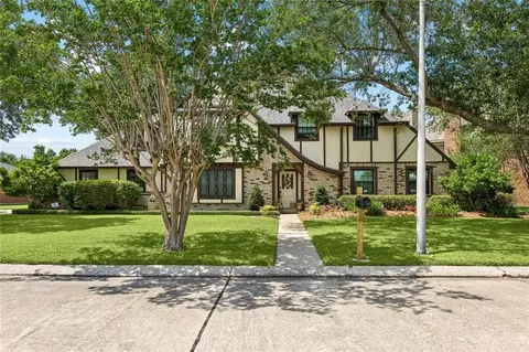 2131 Marion Dr, Laplace, LA 70068