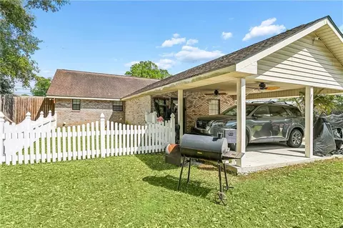 Exterior - 213 N Second St, Amite, LA 70422 photo 2 of 3