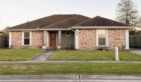3309 Lakewood Dr, Violet, LA 70092