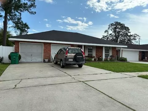 2207 N Friendship Dr, Harvey, LA 70058