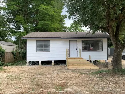 31950 Tetanne Dr, Springfield, LA 70462