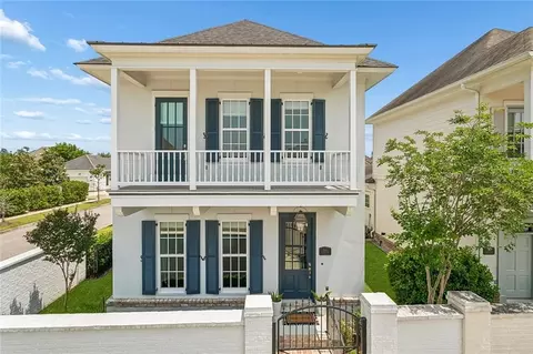 584 Bocage Ct, Covington, LA 70433