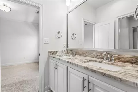Bath - 584 Bocage Ct, Covington, LA 70433 photo 5 of 6