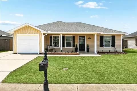 212 Allie Ln, Luling, LA 70070