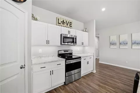 Kitchen - 47429 Myra Cv, Robert, LA 70455 photo 2 of 2