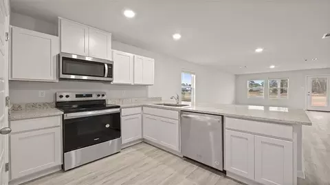 Kitchen - 3922 Blue Rush Ln, Slidell, LA 70461 photo 2 of 3