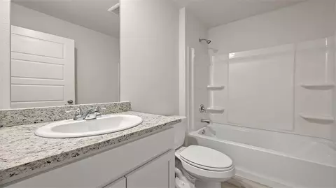 Bath - 3922 Blue Rush Ln, Slidell, LA 70461 photo 1 of 2