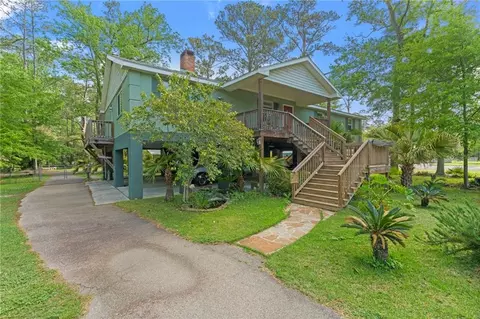 26539 Mandane Dr, Lacombe, LA 70445