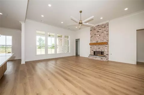Living - 362 Leeds St, Slidell, LA 70461 photo 1 of 2