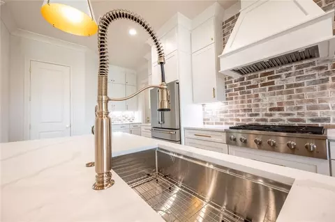 Kitchen - 362 Leeds St, Slidell, LA 70461 photo 4 of 6