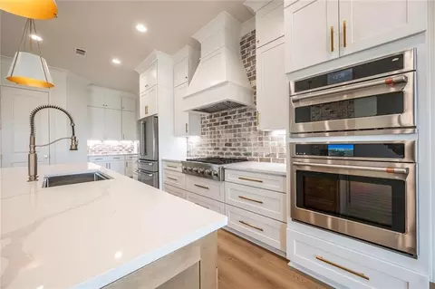 Kitchen - 362 Leeds St, Slidell, LA 70461 photo 5 of 6