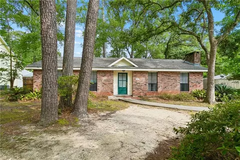 2061 Dupre St, Mandeville, LA 70448