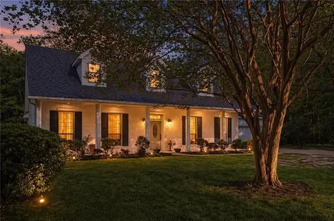 105 Westwood Dr, Mandeville, LA 70471