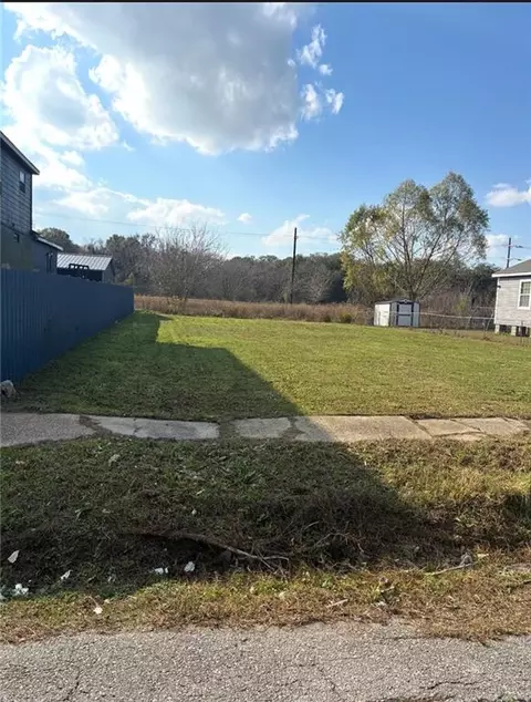 6708 Deanne St, New Orleans, LA 70126