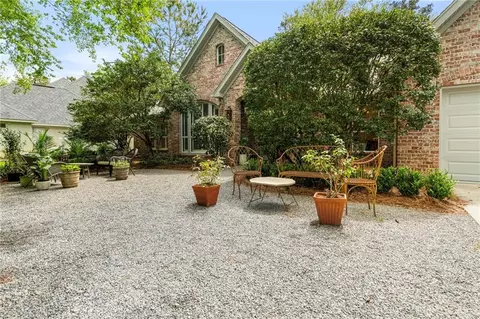 124 Redbud Ct, Covington, LA 70433