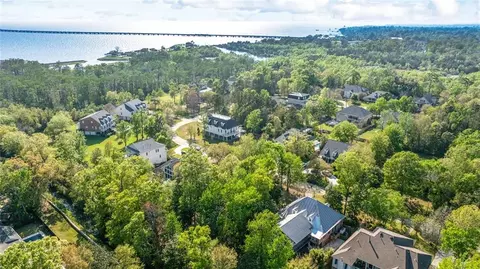 View/Area - 480 E Chase Ct, Mandeville, LA 70448 photo 4 of 5