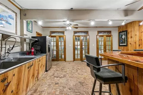 Kitchen - 480 E Chase Ct, Mandeville, LA 70448 photo 2 of 4