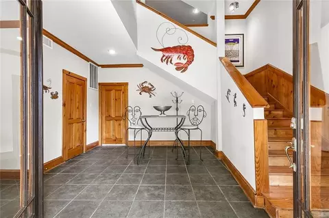 Entry Way - 480 E Chase Ct, Mandeville, LA 70448 photo 1 of 6