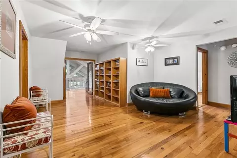 Entry Way - 480 E Chase Ct, Mandeville, LA 70448 photo 3 of 6