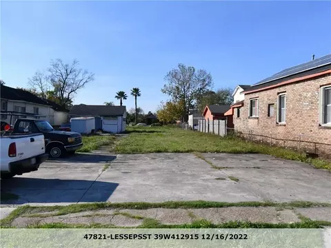 47821 Lesseps St, New Orleans, LA 70117