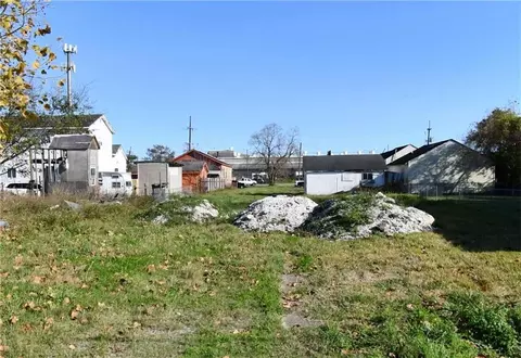 1823 France St, New Orleans, LA 70117
