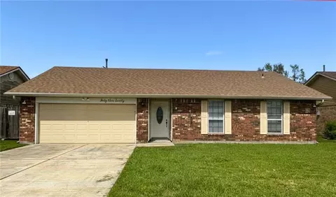 4920 White Oak Dr, Marrero, LA 70072