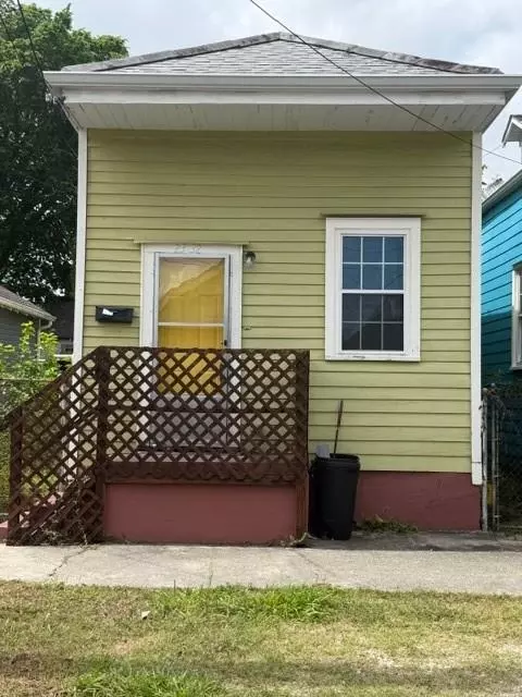 2332 Lapeyrouse St, New Orleans, LA 70119