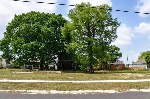 1730 Charbonnet St, New Orleans, LA 70117