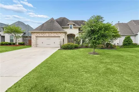 1064 Fox Sparrow Loop, Madisonville, LA 70447
